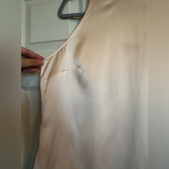 Cinq à Sept Cream Sleeveless Blouse - Picture 3 of 9